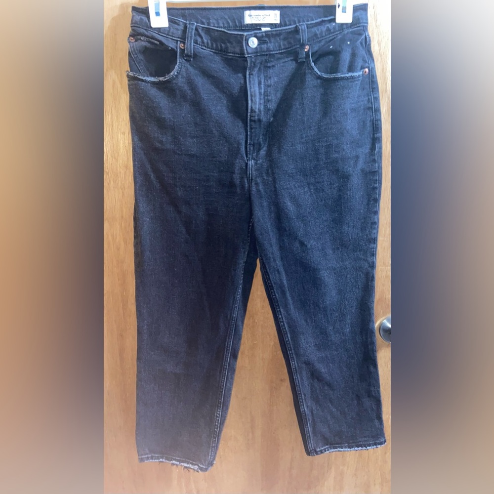 Abercrombie & Fitch Curve Love The Ankle Straight Ultra High Rise